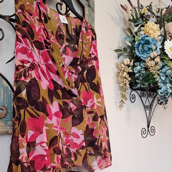 CAbi Pink and Red Asymmetrical Sheer Blouse. Excellent condition Size Large - Picture 4 of 8